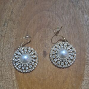 Elegant Gold and Pearl Earrings